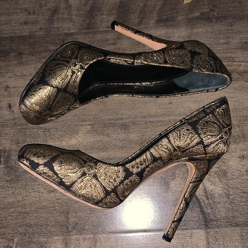 NWT GIAMBATTISTA VALLI GOLD JACQUARD FABRIC STILETTO - Picture 1 of 10